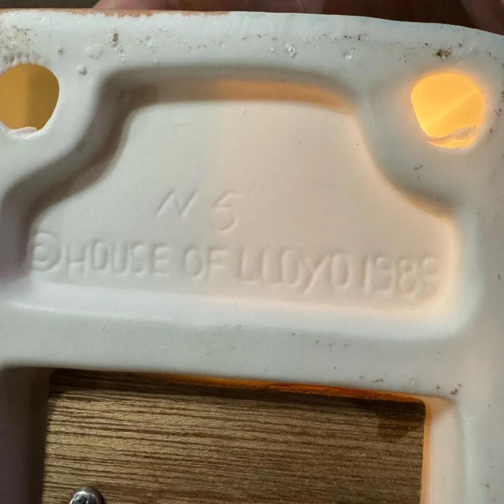 Vintage 1989 House of Lloyd Lighted Music Box Child at Window Ceramic Nightlight